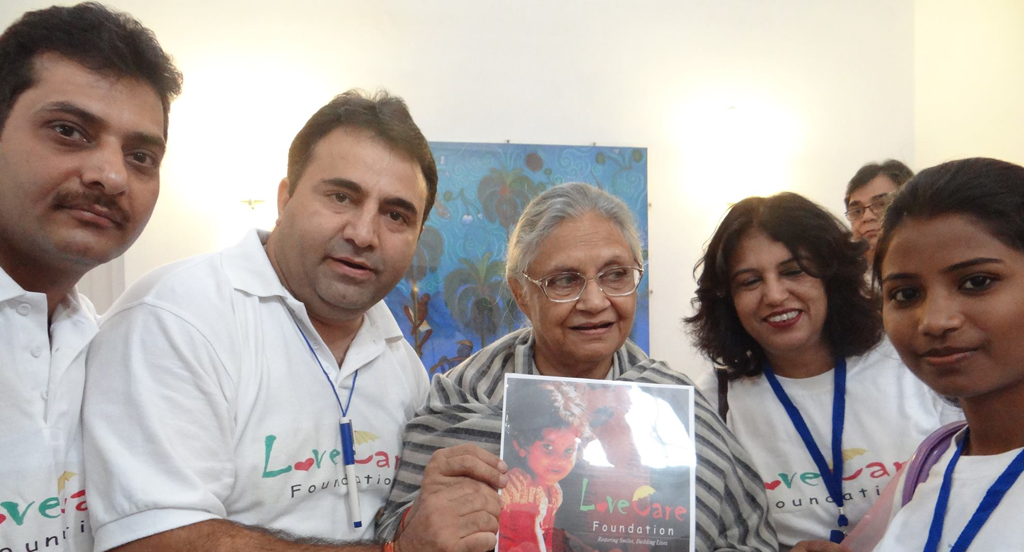 Hon'ble Chief Minister of Delhi Smt. Shila Dixit launching LCF year book 2014