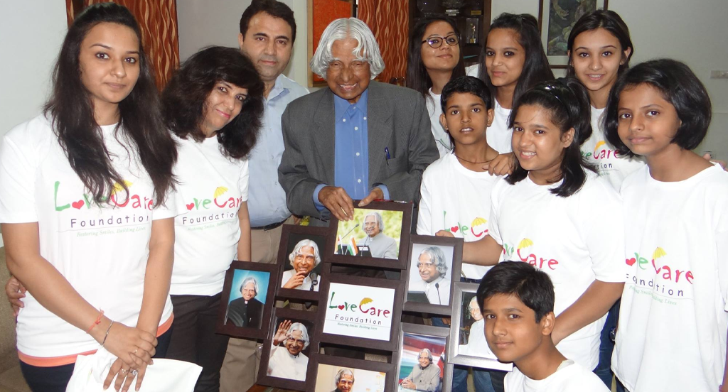 Children of LCF with Dr. APJ Abdul Kalam at his Residence